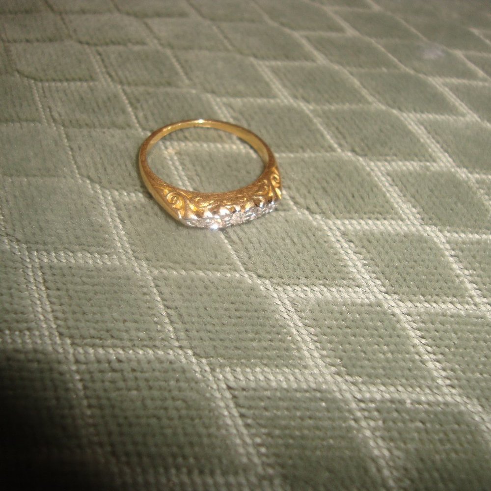 Scrolled 18k old cut diamond ring size 5.5